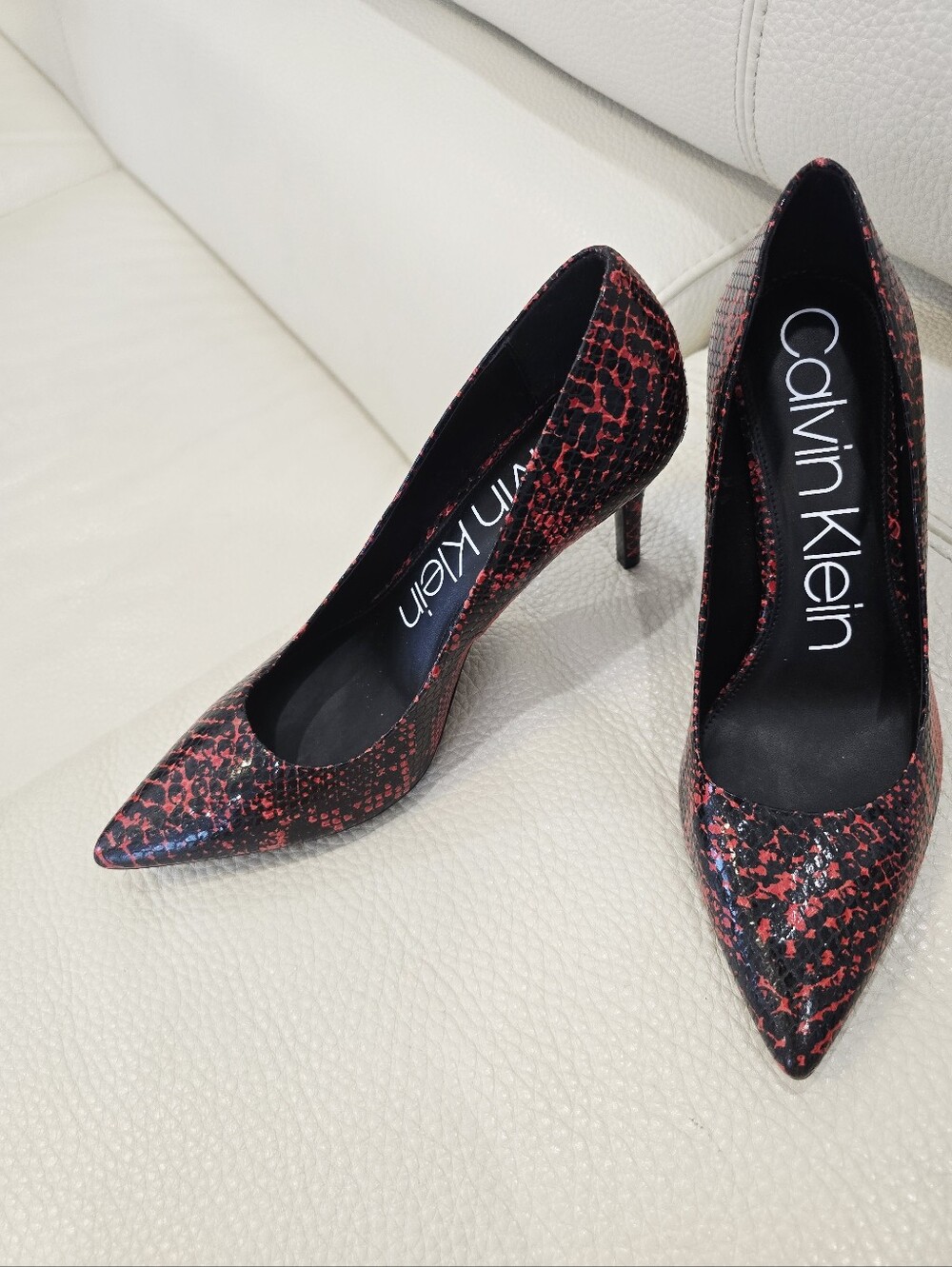 Calvin Klein Red Black Patterned Pointed-Toe Pumps Heels Animal Snake Size 9 9.5